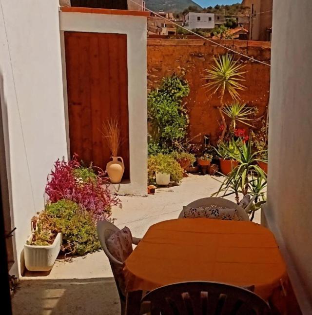 A Casa Di Nonna Iun Q2951 Βίλα Fluminimaggiore Εξωτερικό φωτογραφία